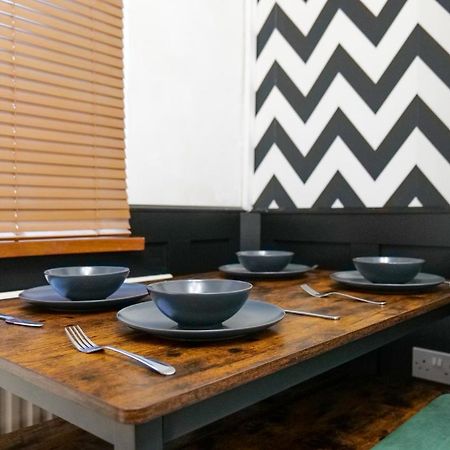 Broadway Belfast! Central Location! Sleeps 6! Екстер'єр фото