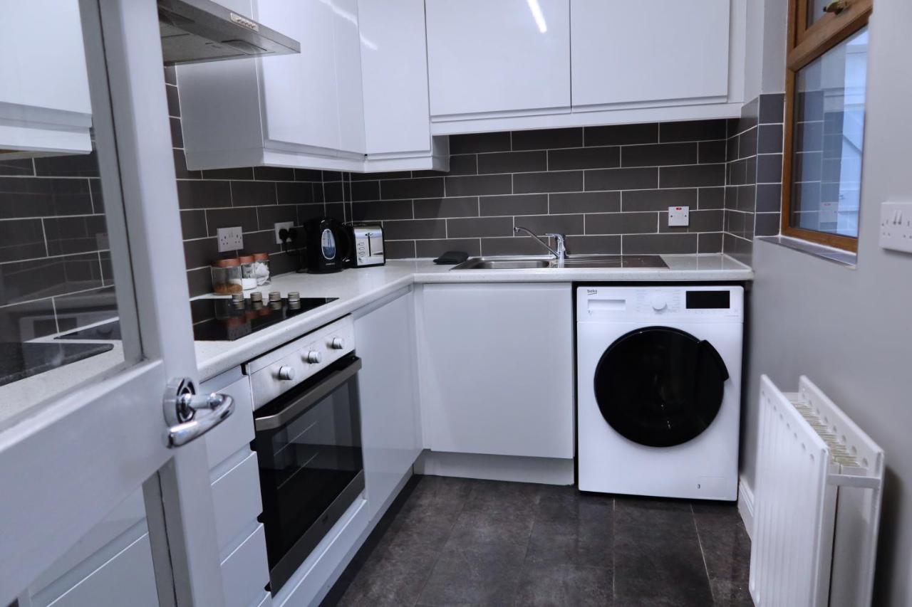 Broadway Belfast! Central Location! Sleeps 6! Екстер'єр фото