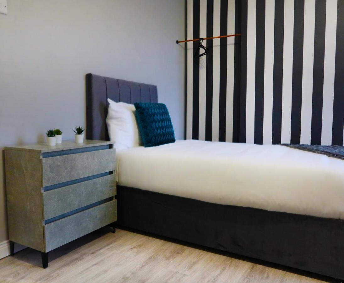 Broadway Belfast! Central Location! Sleeps 6! Екстер'єр фото