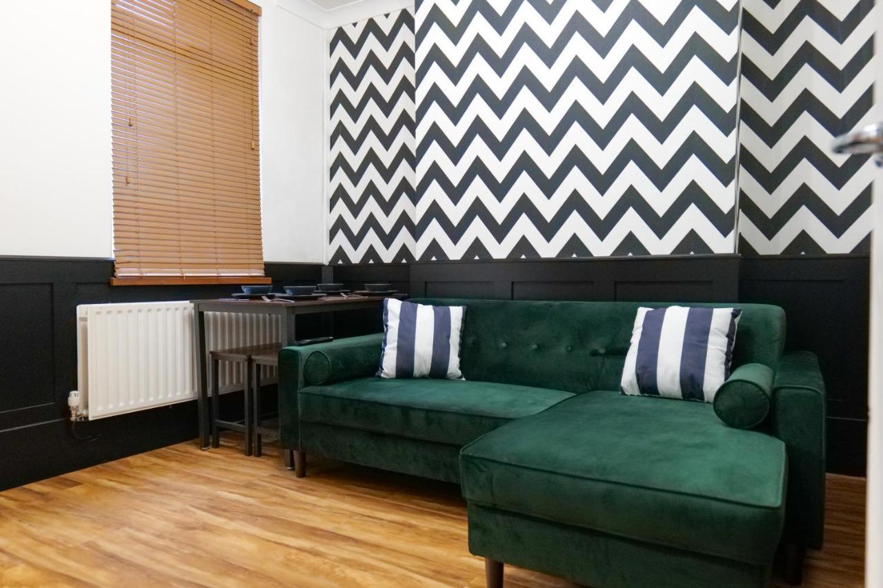 Broadway Belfast! Central Location! Sleeps 6! Екстер'єр фото