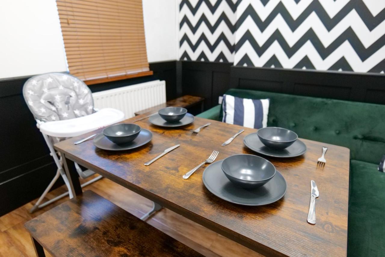 Broadway Belfast! Central Location! Sleeps 6! Екстер'єр фото