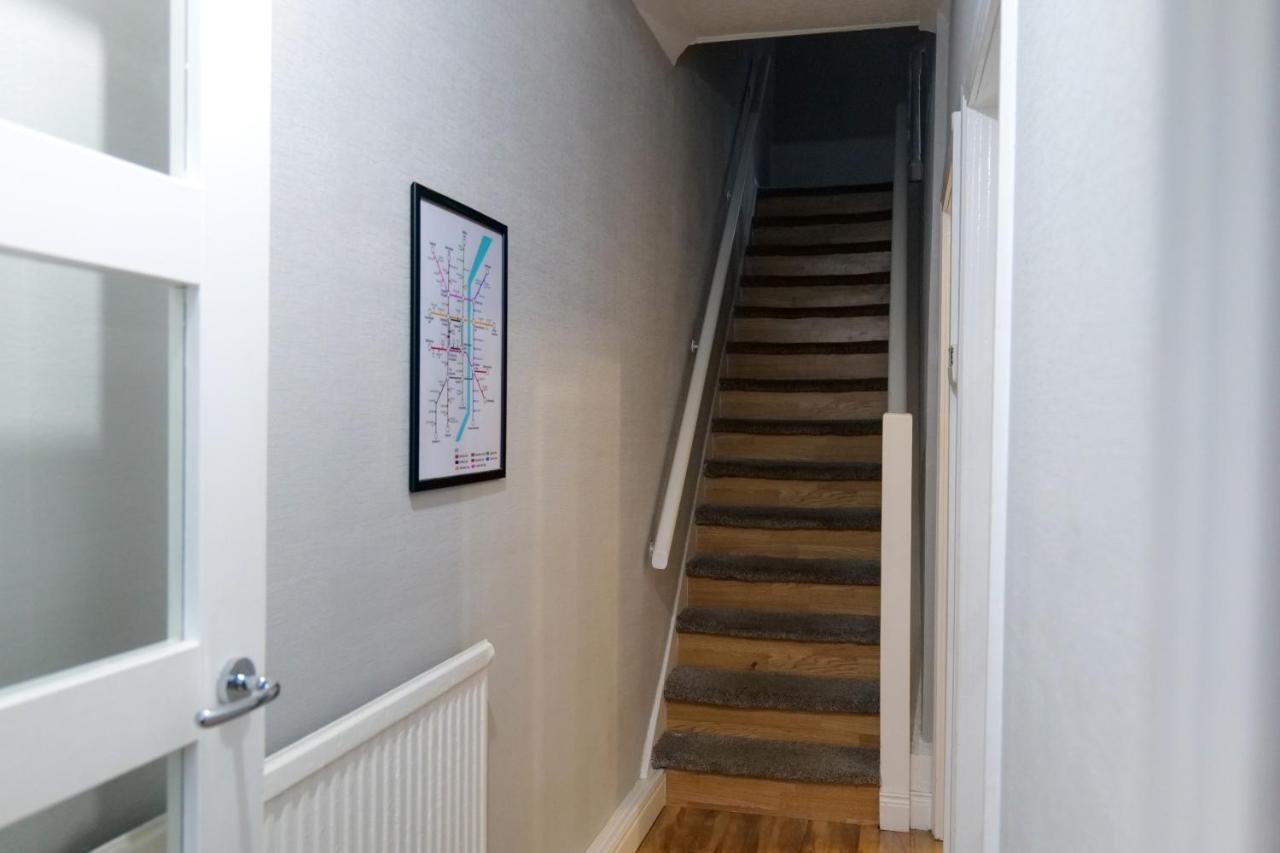 Broadway Belfast! Central Location! Sleeps 6! Екстер'єр фото